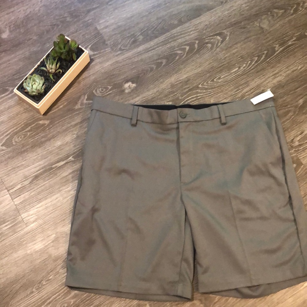 Gray 40” Waist Men’s Golf Shorts